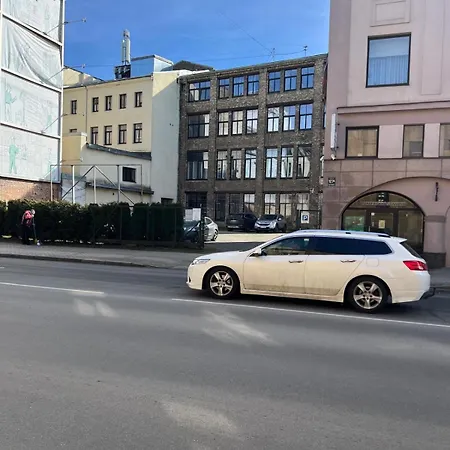 Apartment Cozy 2 -room In The Center Of - Lacplesa *