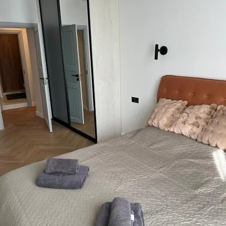 Cozy 2 -room In The Center Of - Lacplesa Riga